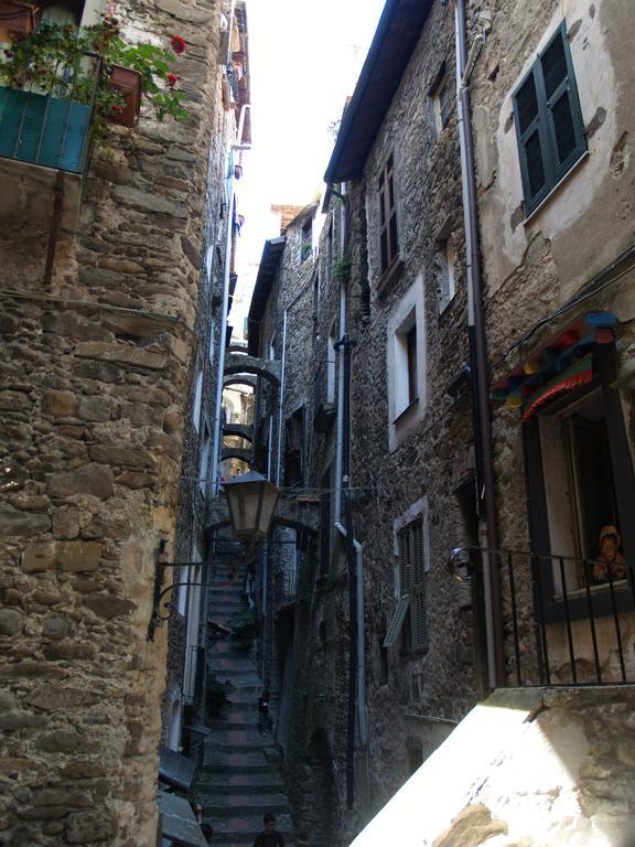 Le Petit Chateau Bed and Breakfast Dolceacqua Eksteriør billede