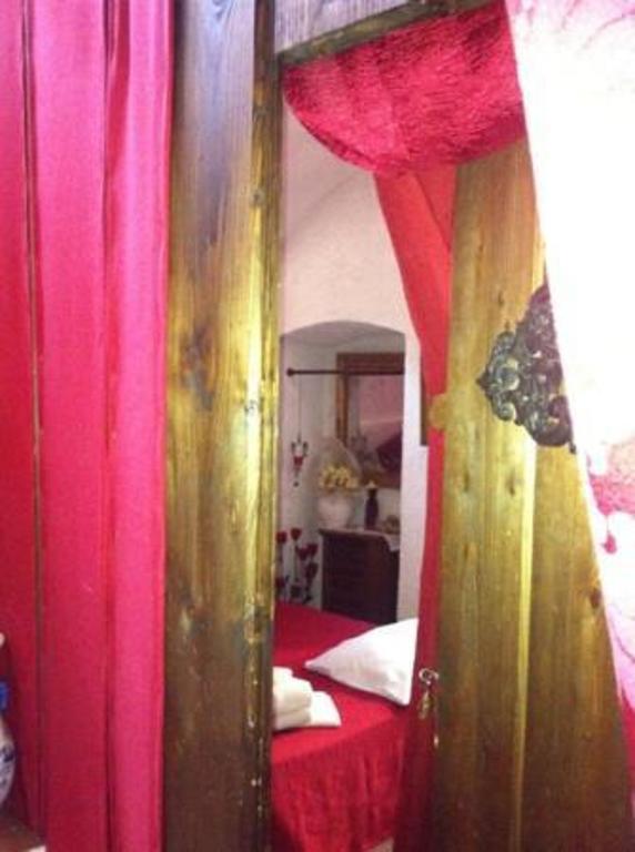 Le Petit Chateau Bed and Breakfast Dolceacqua Værelse billede